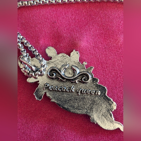New silver Peacock Queen pendant on silver small link necklace OS - Picture 6 of 6